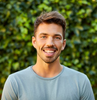 single man Adam, 30 years